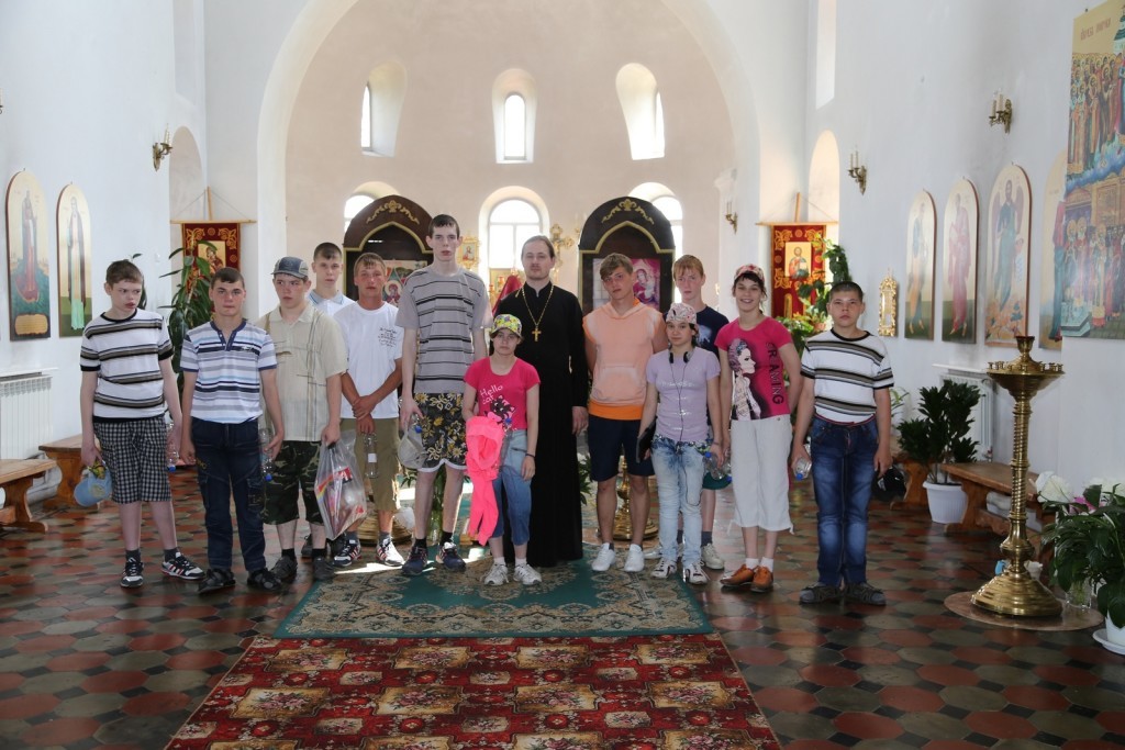 воспитанниками детского дома