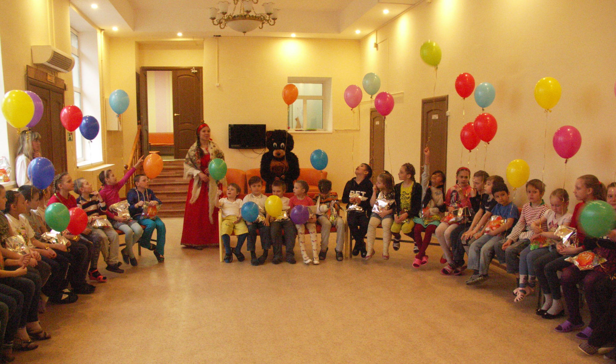 Пасхальный детский праздник на приходе Богоявленского храма города Коломны